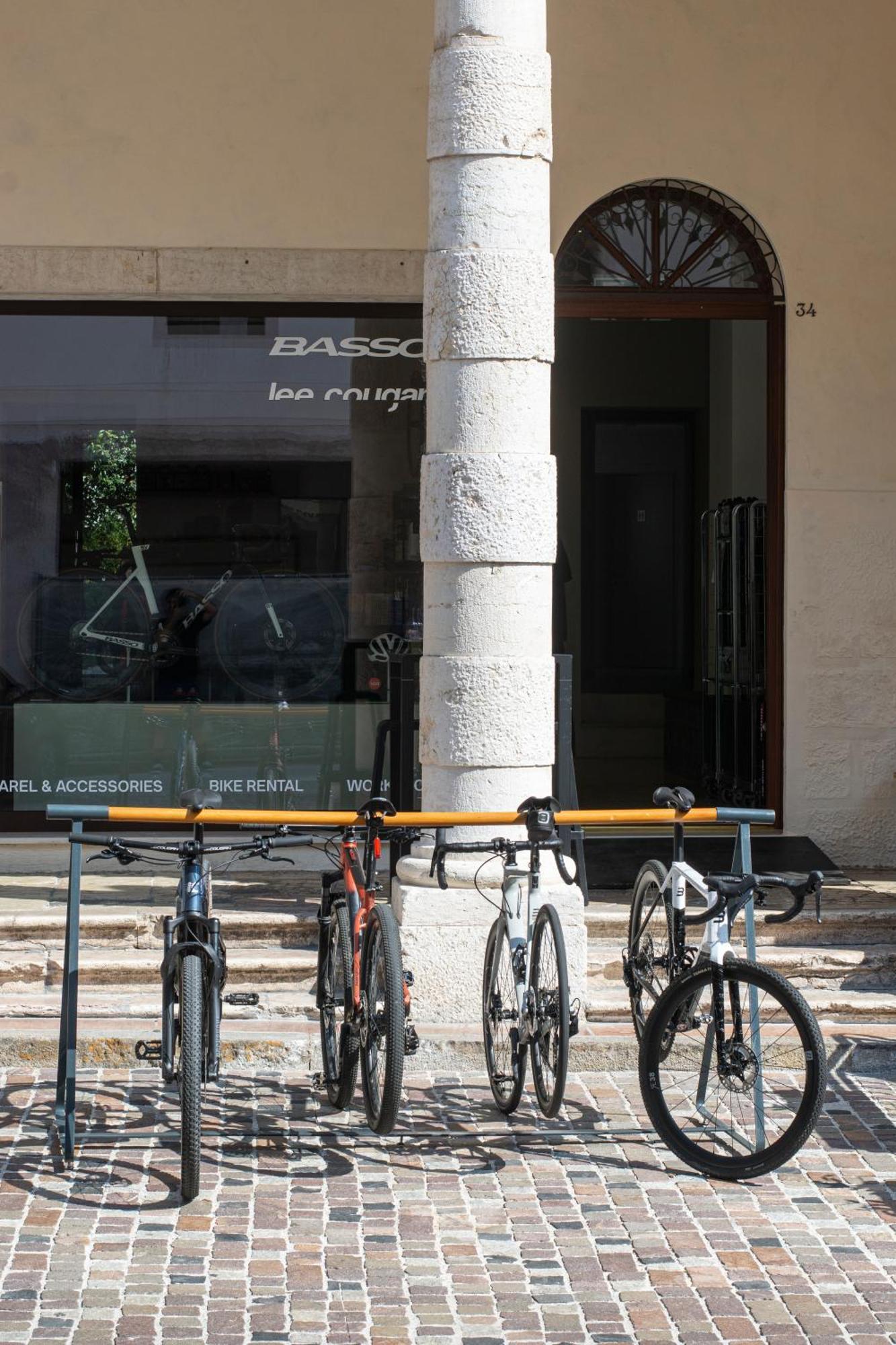 Bassano Club House Bed & Breakfast Bassano del Grappa Bagian luar foto