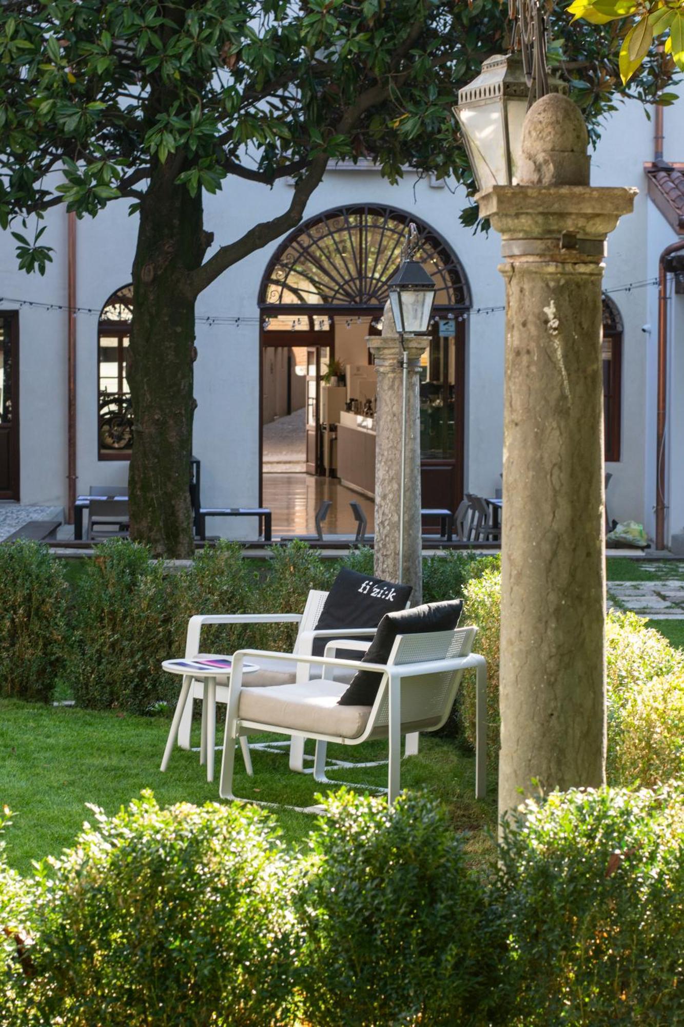 Bassano Club House Bed & Breakfast Bassano del Grappa Bagian luar foto